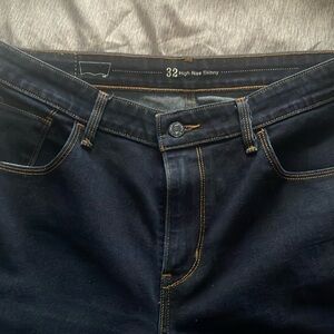 Women’s Levi’s high waisted size 32 w 32 L